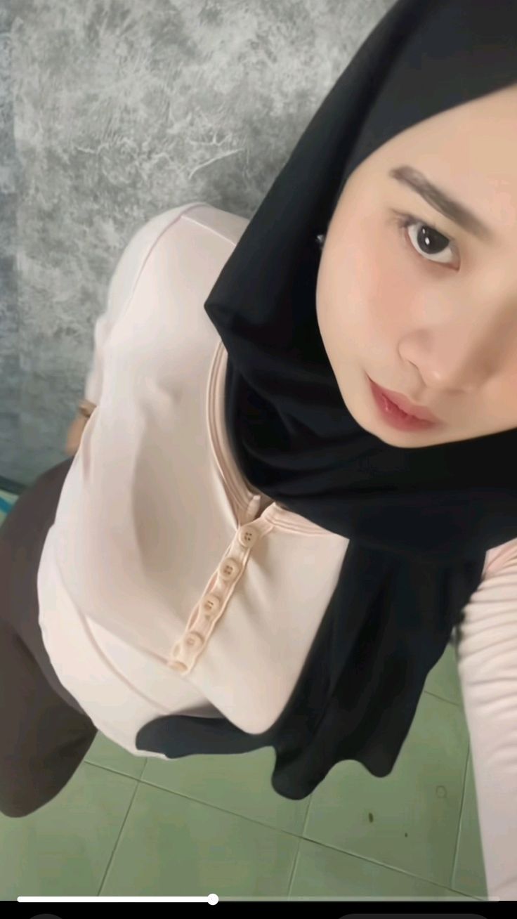 Viral Lagi Terbaru 2025 Bibirmu Menarikku Seperti Gravitasi Abg Hijab Indonesia 2025 Viral