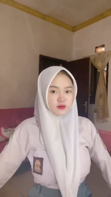 Film Viral Hijab Video ABG SMA Indo Aqilla Kacamata Pink Atas Bawah Imut Tutorial Wiwik Top 10 Trending Global Indonesia 2025